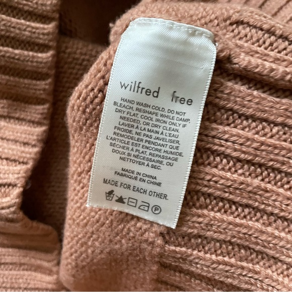 Aritzia Wilfred Free Harper/Heinen Sweater in Buenos Aires - Picture 7 of 11
